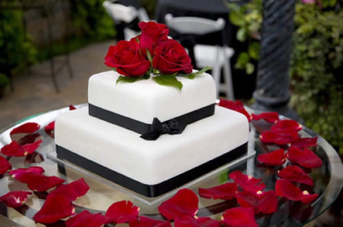 1518) 2 Tier Square Wedding Cake - ABC Cake Shop & Bakery