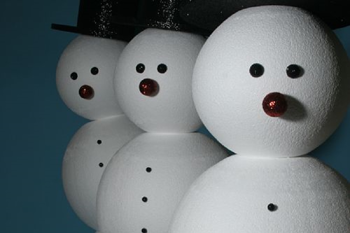 Foam Snowmen For The Holiday Season