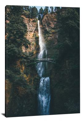 Multnomah Falls in Oregon, 2018 - Canvas Wrap