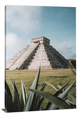 CW5627-pyramids-chicen-itza-in-mexico-00