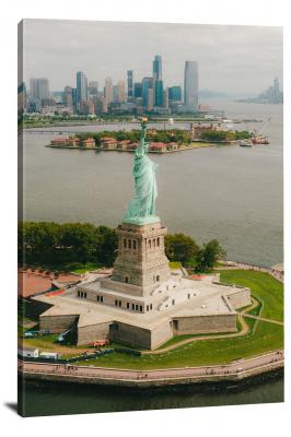 CW4594-attractions-statue-of-liberty-00