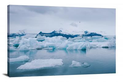 CW0449-glacier-icebergs-in-iceland-00