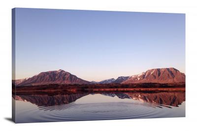 CW0559-mountain-idyllic-icelandic-lake-00