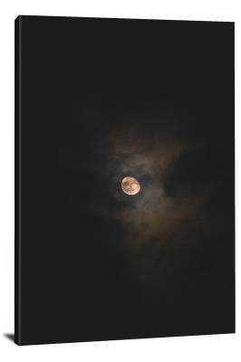 CW5061-night-sky-moon-surrounded-by-clouds-00