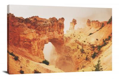 CW1342-bryce-canyon-national-park-misty-desert-formations-00
