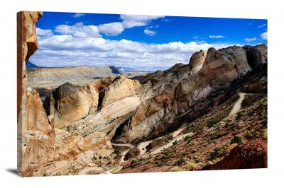 CW1401-capitol-reef-national-park-burr-trail-switchbacks-00