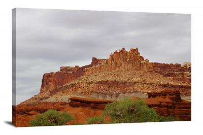 CW1403-capitol-reef-national-park-grey-skies-mountain-00