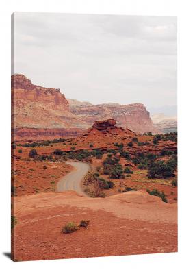 CW1408-capitol-reef-national-park-red-road-00