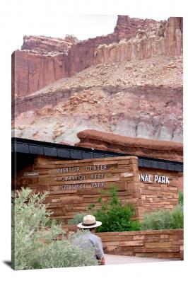 CW1420-capitol-reef-national-park-visitor-center-capitol-reef-00