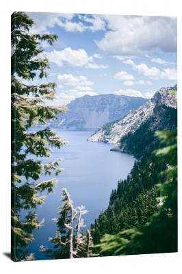 CW1476-crater-lake-national-park-tree-framed-crater-00