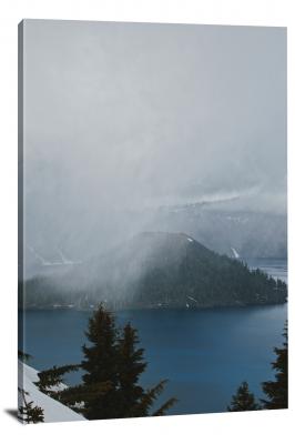 CW1477-crater-lake-national-park-misty-wizards-island-00