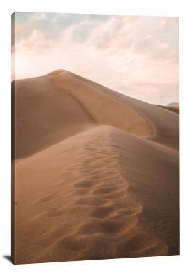 CW1676-great-sand-dunes-national-park-footsteps-in-the-sands-00