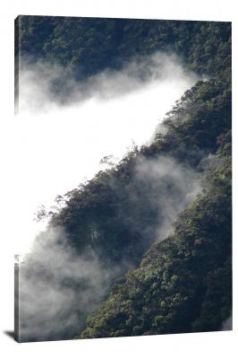 CW1715-haleakala-national-park-clouds-rolling-in-at-kipahulu-valley-00