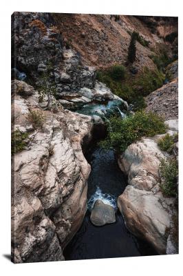 CW1856-lassen-volcanic-national-park-above-the-small-waterfall-00