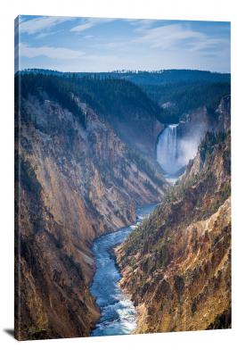 CW1074-yellowstone-national-park-waterfall-canyon-00