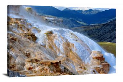 CW1082-yellowstone-national-park-steaming-rock-00