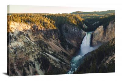 CW1088-yellowstone-national-park-artist-point-waterfall-00