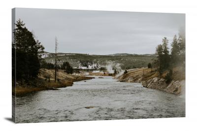 CW1090-yellowstone-national-park-river-and-steam-00