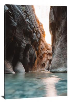 CW1048-zion-national-park-water-through-narrows-00