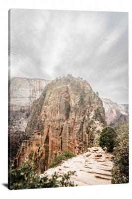 CW1050-zion-national-park-white-shrouded-angels-landing-00