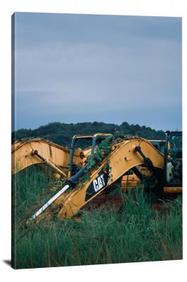 CW6138-heavy-equipment-abandoned-cat-excavator-00