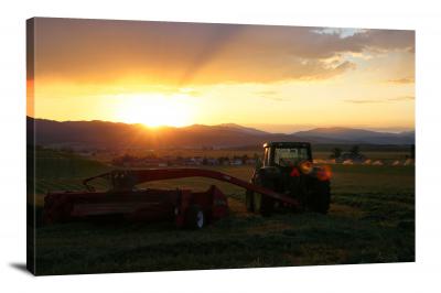 CW6362-heavy-equipment-sunset-over-farmland-in-wyoming-00