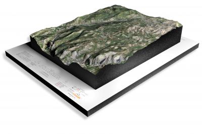CWD518-yosemite-national-park-yosemite-falls-3d-relief-map-00